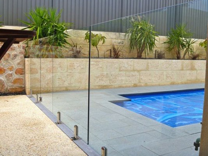 glass fencing in dubai