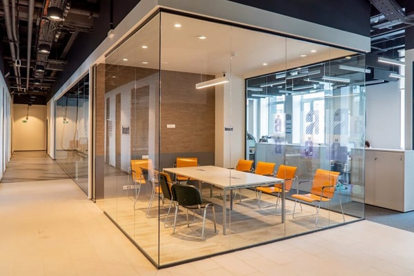 full height glass partition in dubai